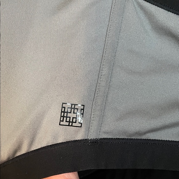 Natori Yogi Women's Black and Gray Bra size 40G - Picture 4 of 10